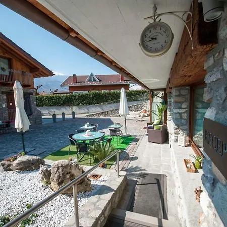 Rio Aosta-servizi Di ゲストハウス