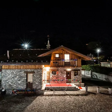 Rio Aosta-servizi Di ゲストハウス 4*