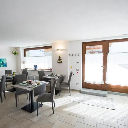 Pensionat Rio Aosta-servizi Di 2*