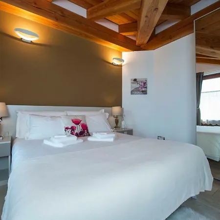 Rio Aosta-servizi Di 招待所 4*